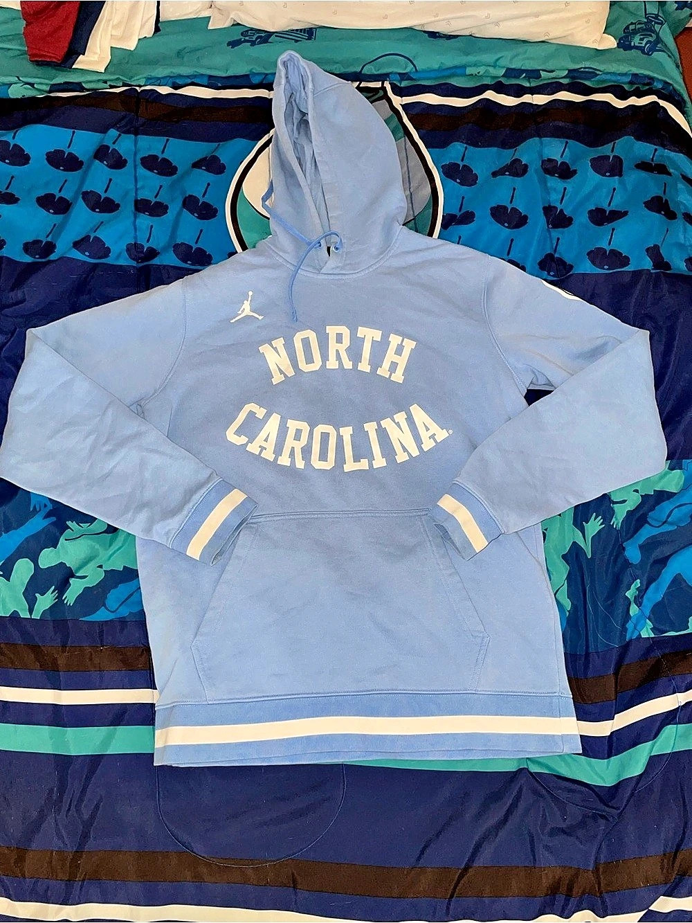 Jordan North Carolina Tar Heels Jumpman Pullover Hoodie in Blue